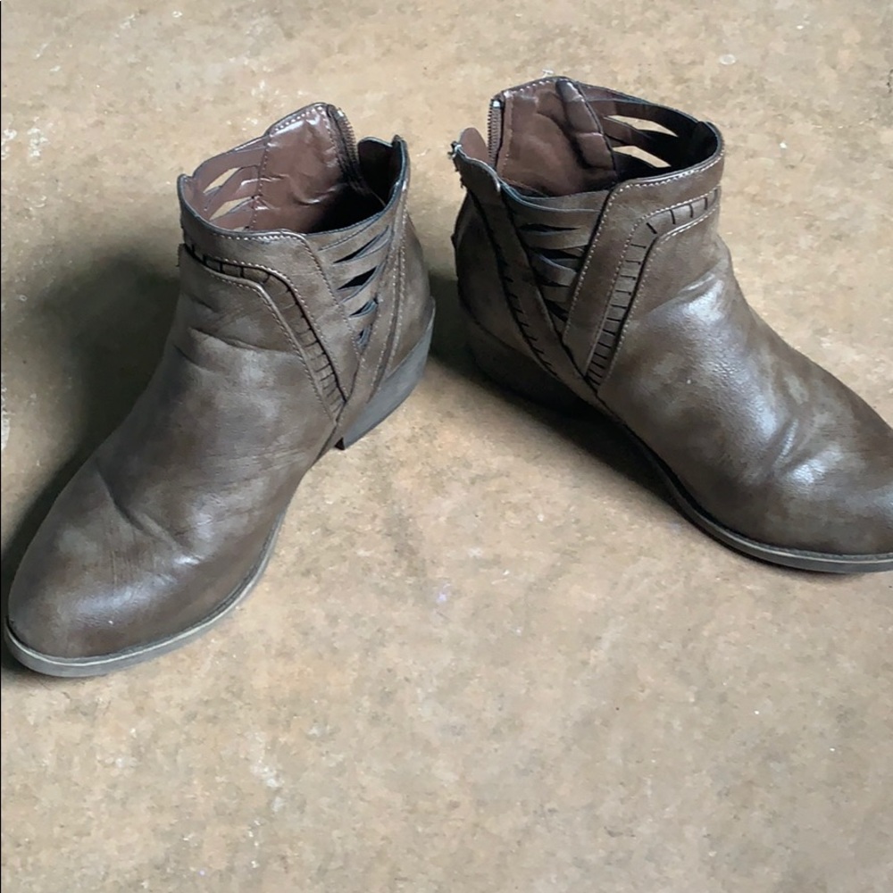 Booties - Picture 4 of 4
